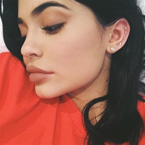 Kylie Jenners Piercings